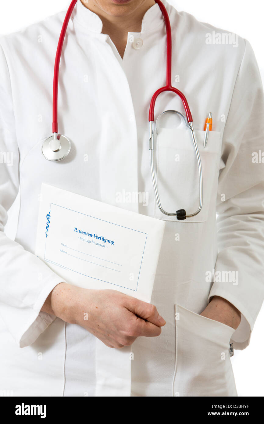 Medico con una vita sarà il documento di un paziente. Immagine simbolica della medicina. Foto Stock