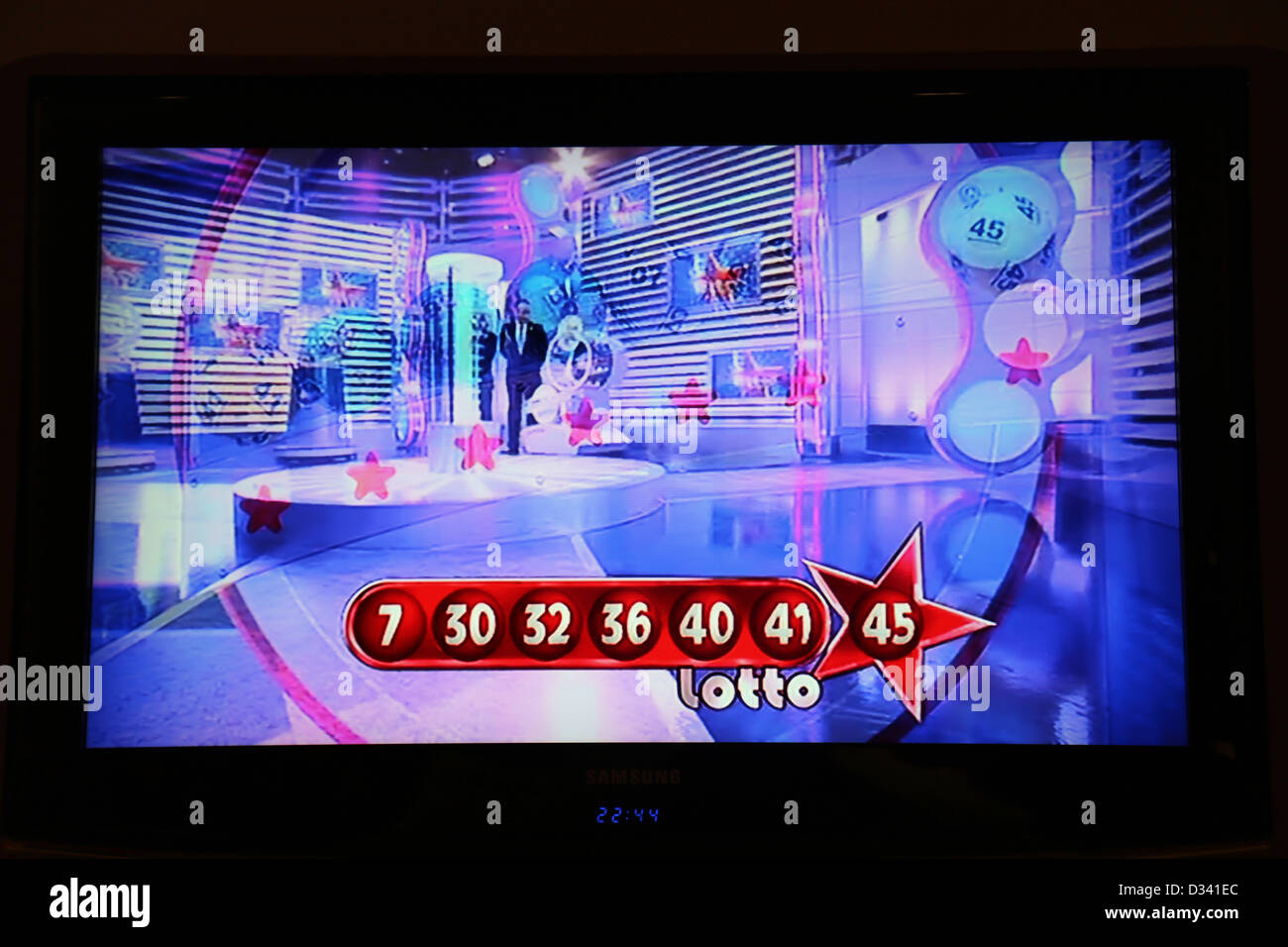 Lotto disegnare mostrato su Samsung televisore a schermo piatto Foto Stock
