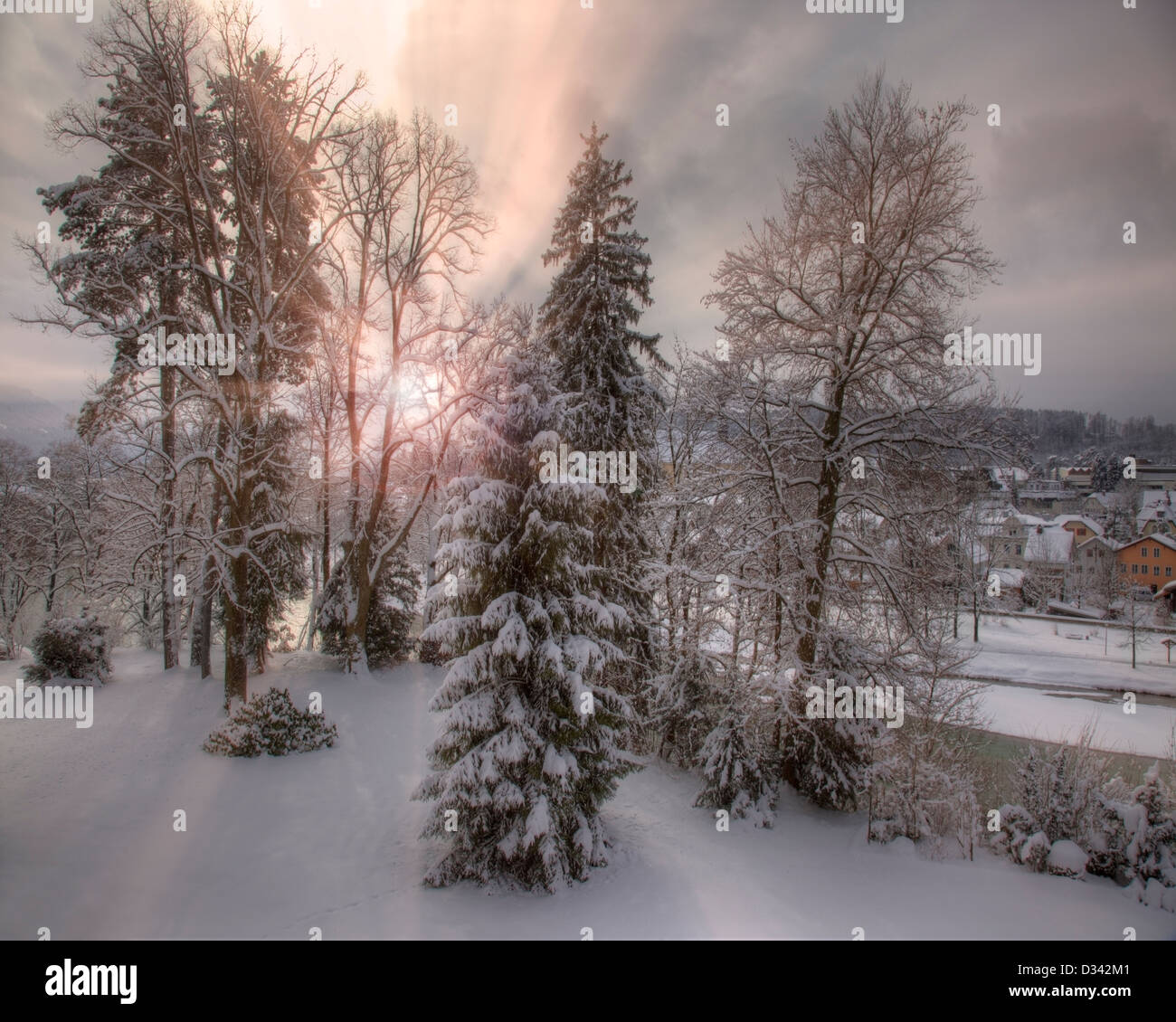 DE - Baviera: scena invernale lungo il fiume Isar a Bad Toelz Foto Stock