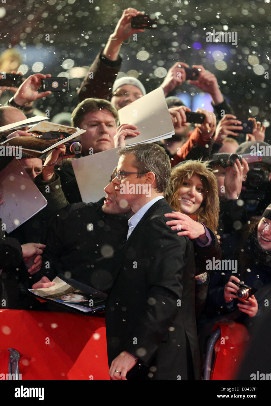 Noi attore Matt Damon arriva per la premiere del film " Terra promessa " durante la 63a edizione annuale Festival Internazionale del Cinema di Berlino, Berlino, Germania, 08 febbraio 2013. Il film è presentato in concorso alla Berlinale in esecuzione dal 07 al 17 febbraio. Foto: Kay Nietfeld dpa Foto Stock