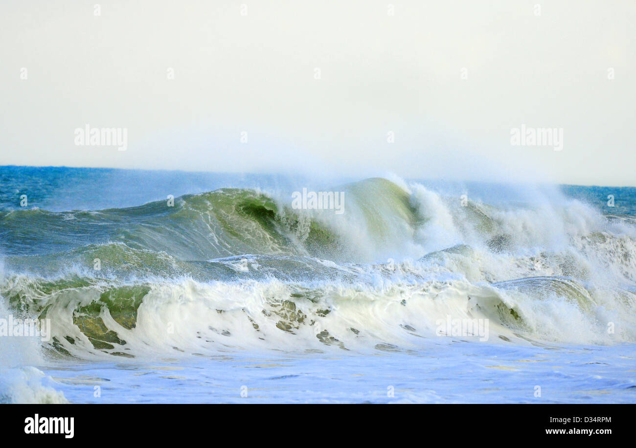 Le onde del mare durante la tempesta tropicale in Florida Foto Stock