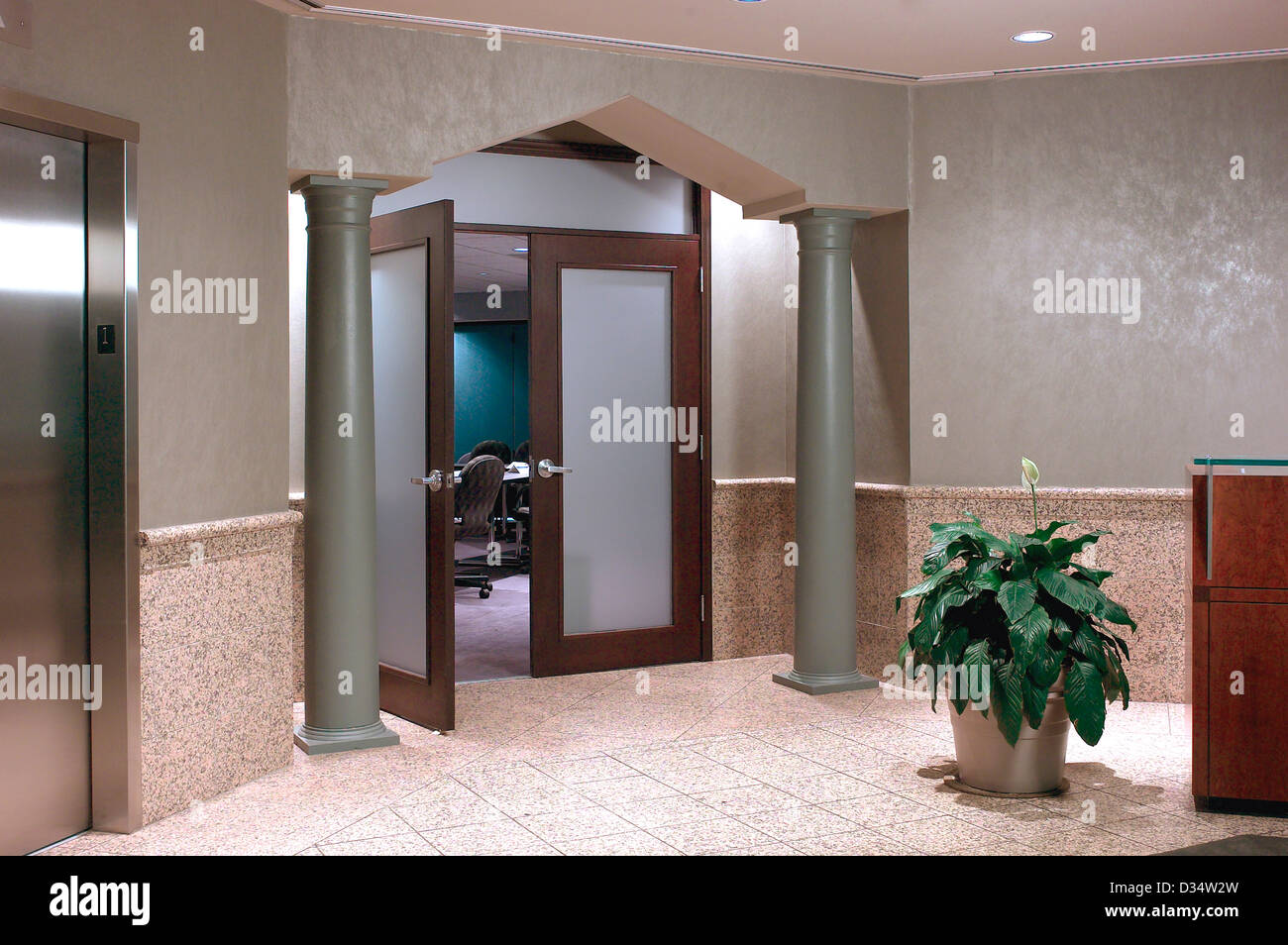 Lobby di Office con la porta che conduce alla sala conferenze, Philadelphia, Stati Uniti d'America Foto Stock