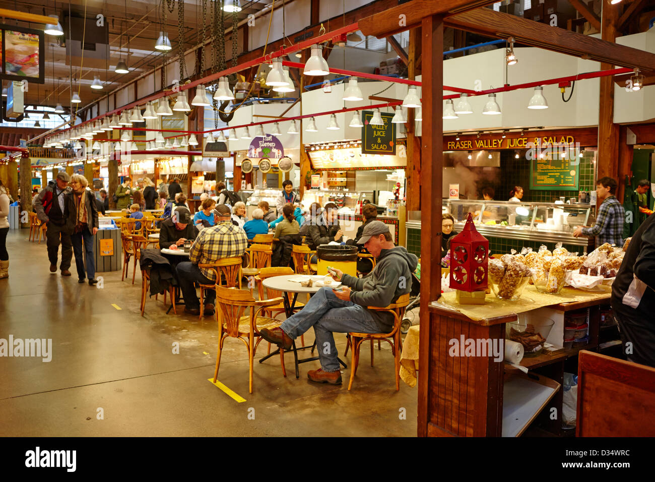 Food court all'interno di Granville Island il mercato pubblico Vancouver BC Canada Foto Stock