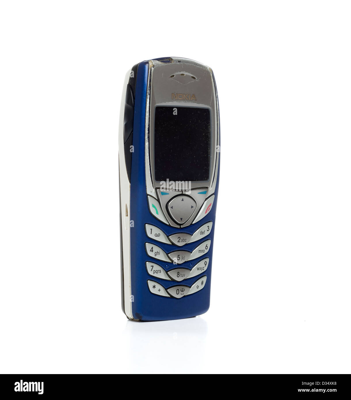Il vecchio telefono cellulare Nokia isolati su sfondo bianco Foto Stock