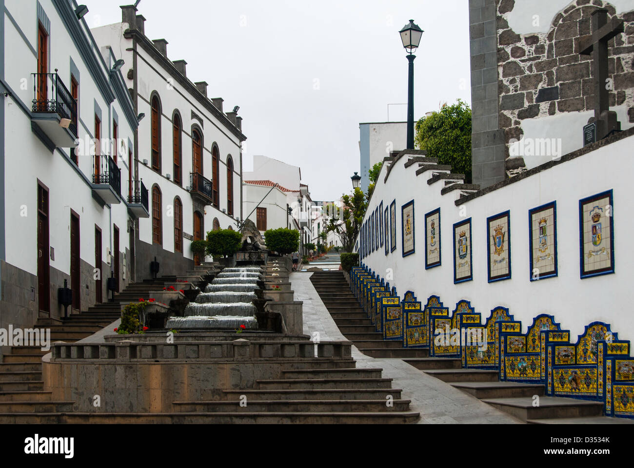 Banchi di ceramica dall'acqua scale, Firgas, Gran Canaria Isole Canarie Spagna Foto Stock