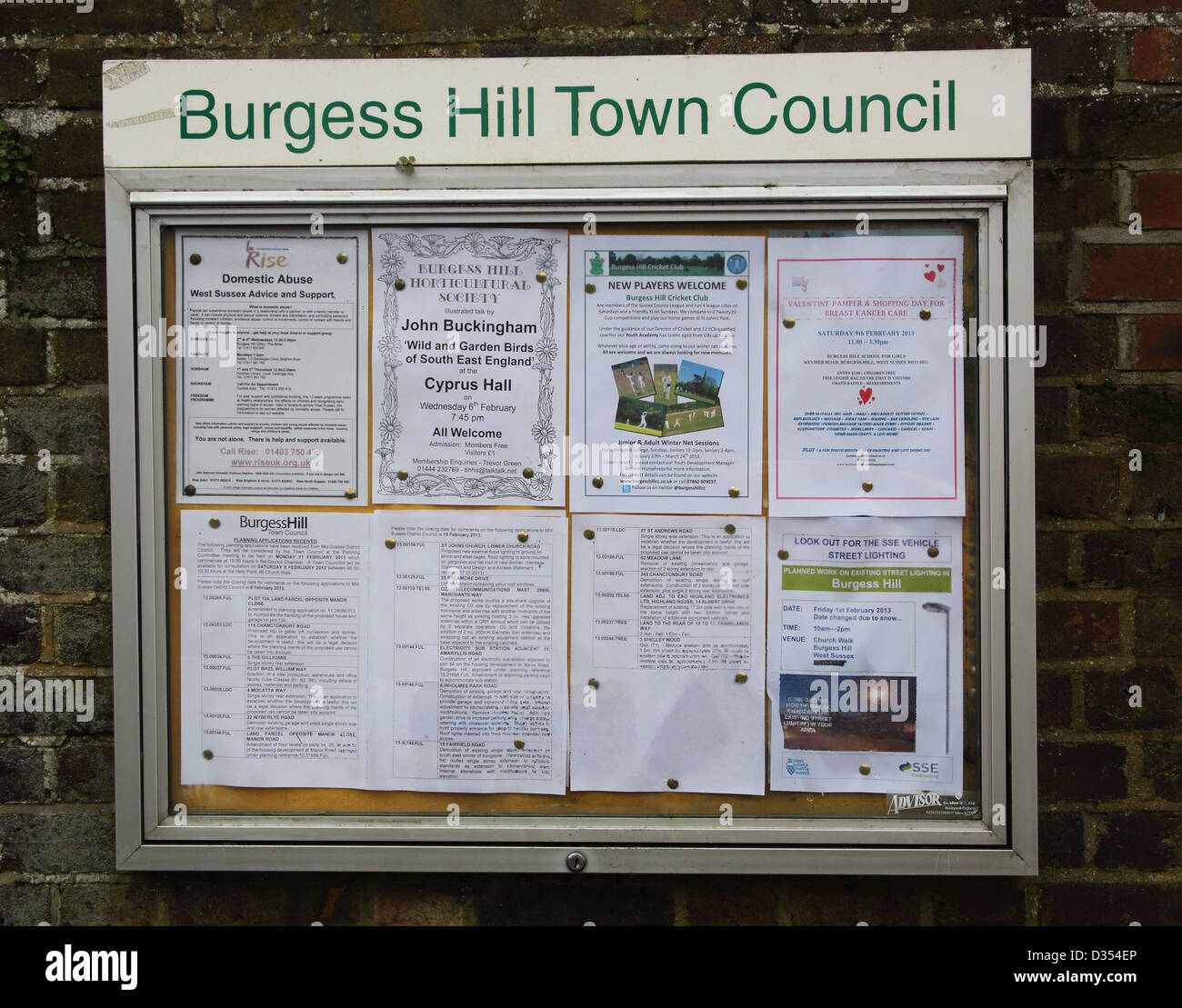 Il consiglio comunale di preavviso e information board di Burgess Hill Foto Stock