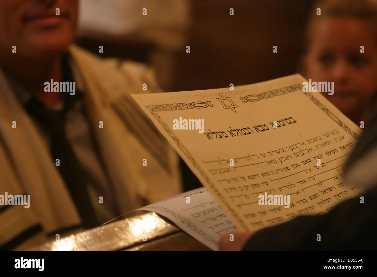 Matrimonio ebraico con uno stile italiano ketubah (accordo prematrimoniali) in primo piano Foto Stock
