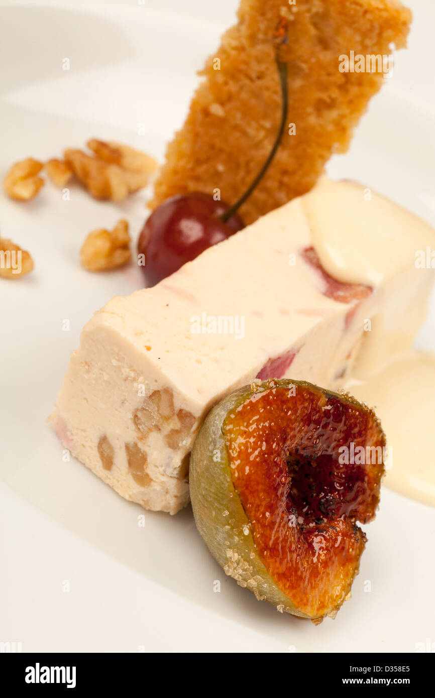 Parfait di ciliegio, noce & Fig Dessert Foto Stock