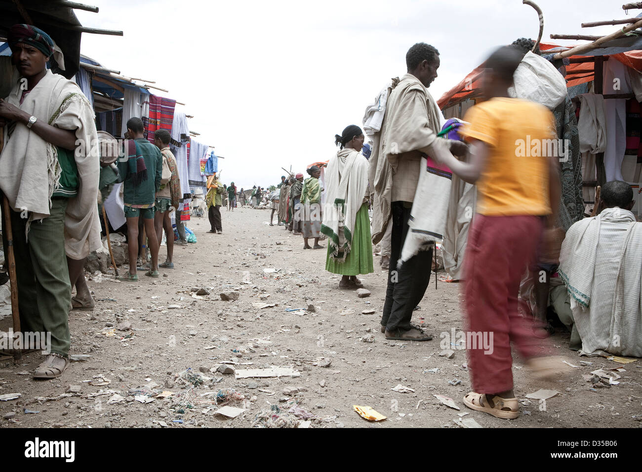 Tipico di luoghi e suoni sul giorno di mercato in Lalibela, Etiopia. Foto Stock