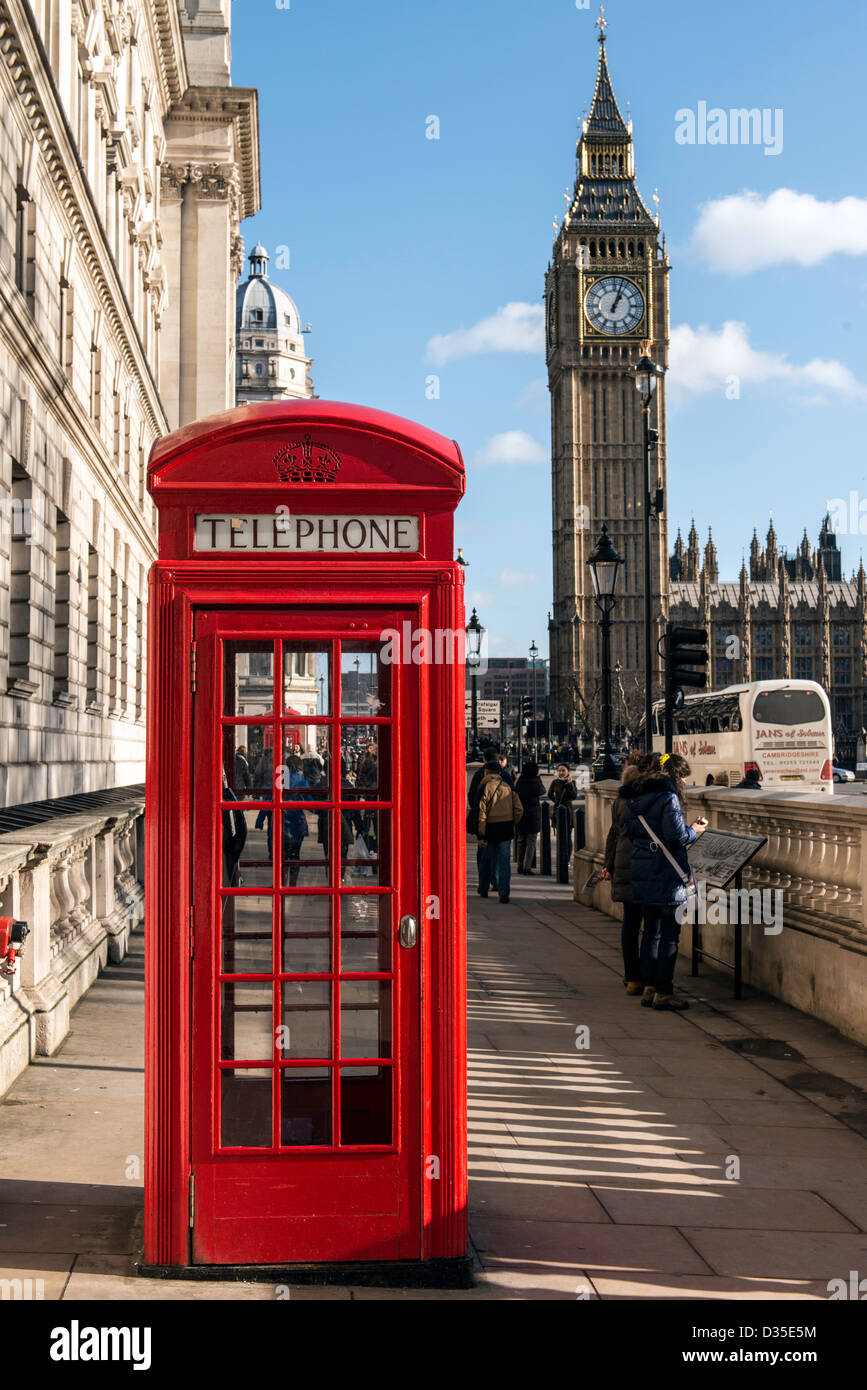Telefono rosso box e il Big Ben Londra Inghilterra Gran Bretagna REGNO UNITO Foto Stock