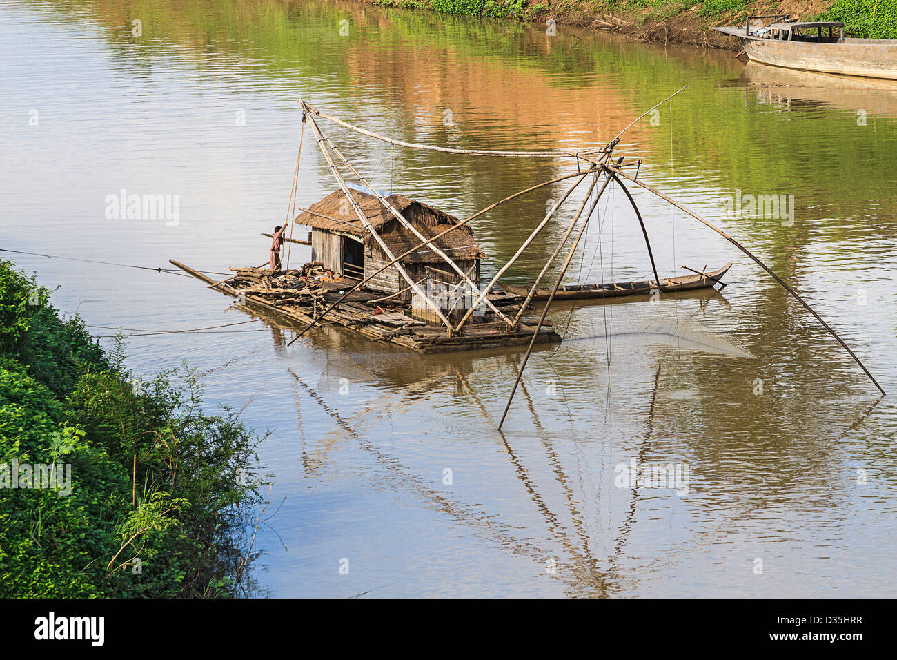 Flottante houseboats vietnamita sul fiume Mekong in Kratie, Cambogia. Foto Stock