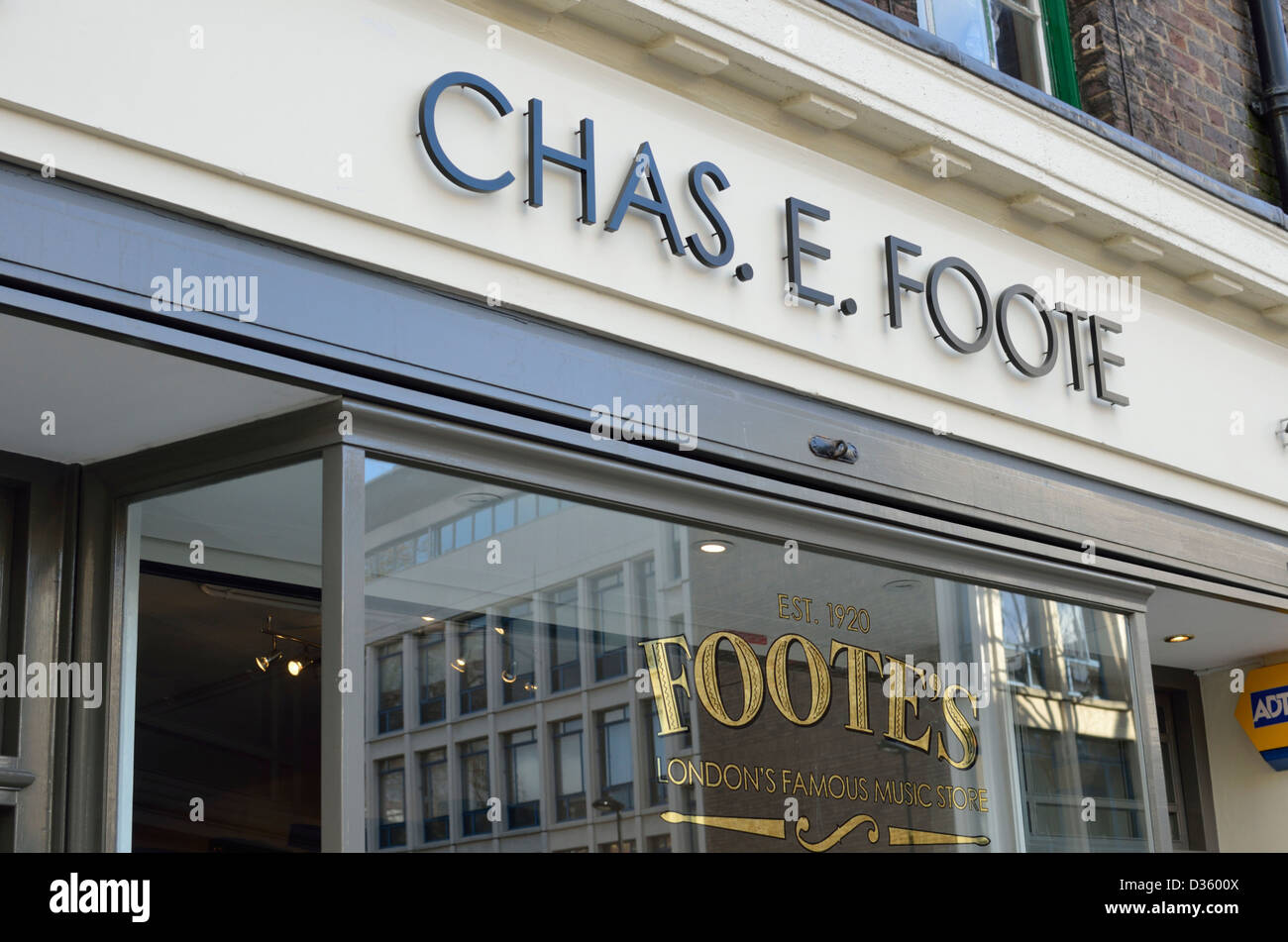 Footes music shop in Store Street, Londra, Regno Unito Foto Stock
