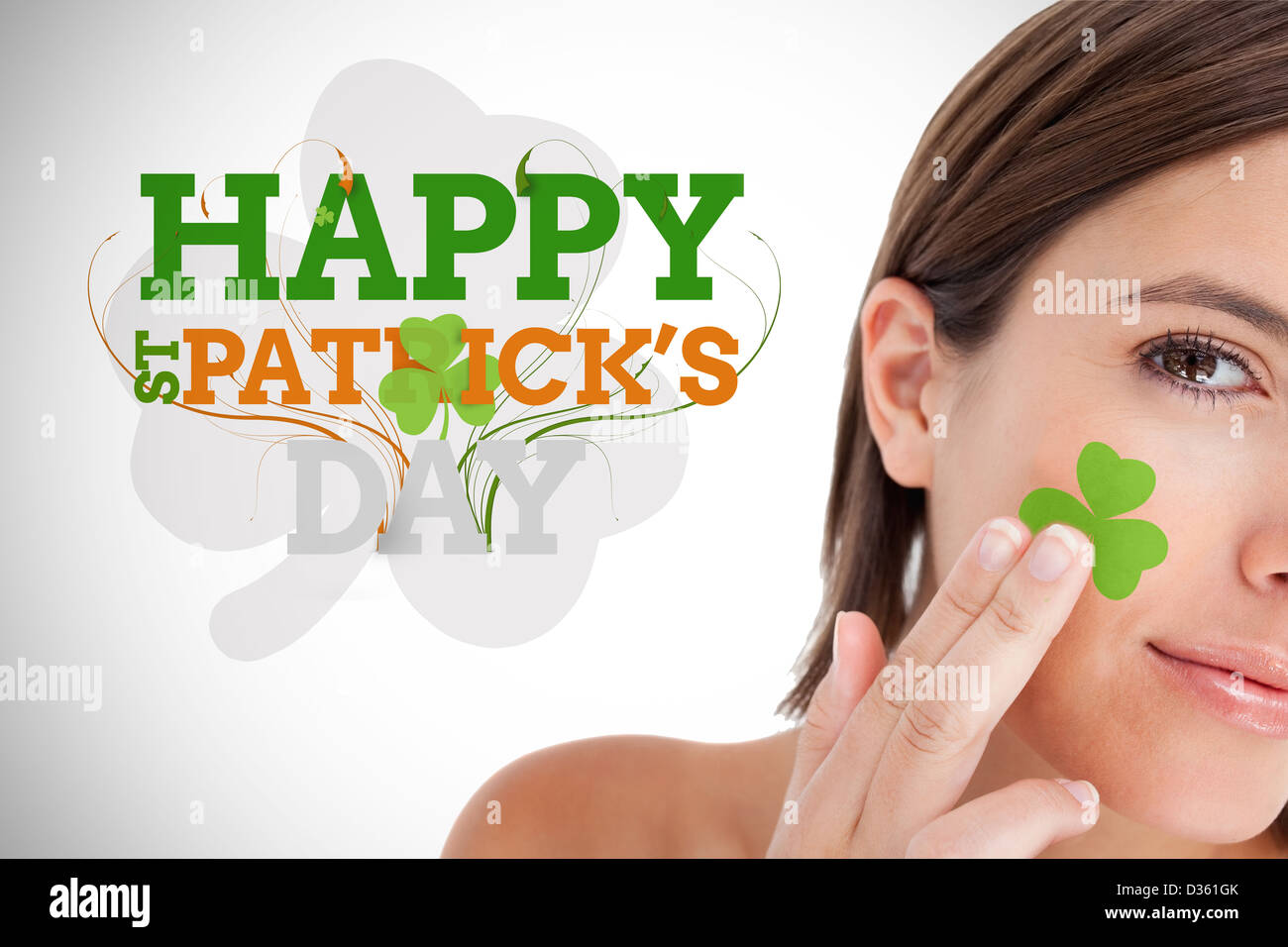 Saint patricks giorno saluto con donna sorridente Foto Stock