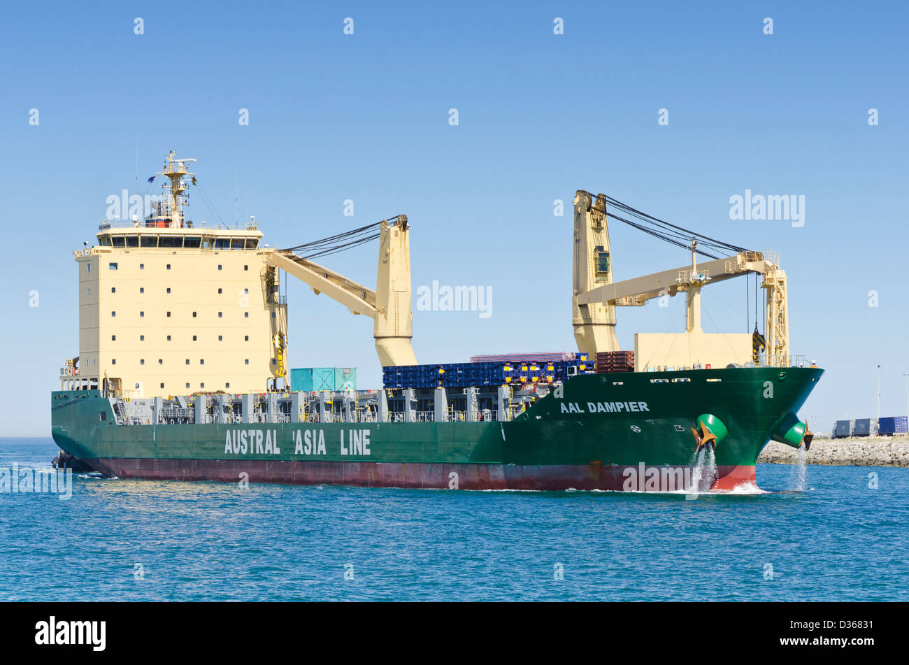 La multiuso nave Heavy-Lift AAL Dampier nel porto interno porto di Fremantle Foto Stock