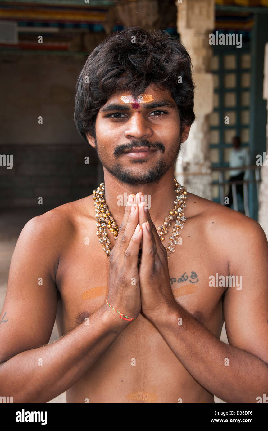 Pellegrino Sri Meenakshi Amman tempio indù ( dedicato a Parvati - Meenakshi- Shiva- Sundareswarar ) Madurai India Foto Stock