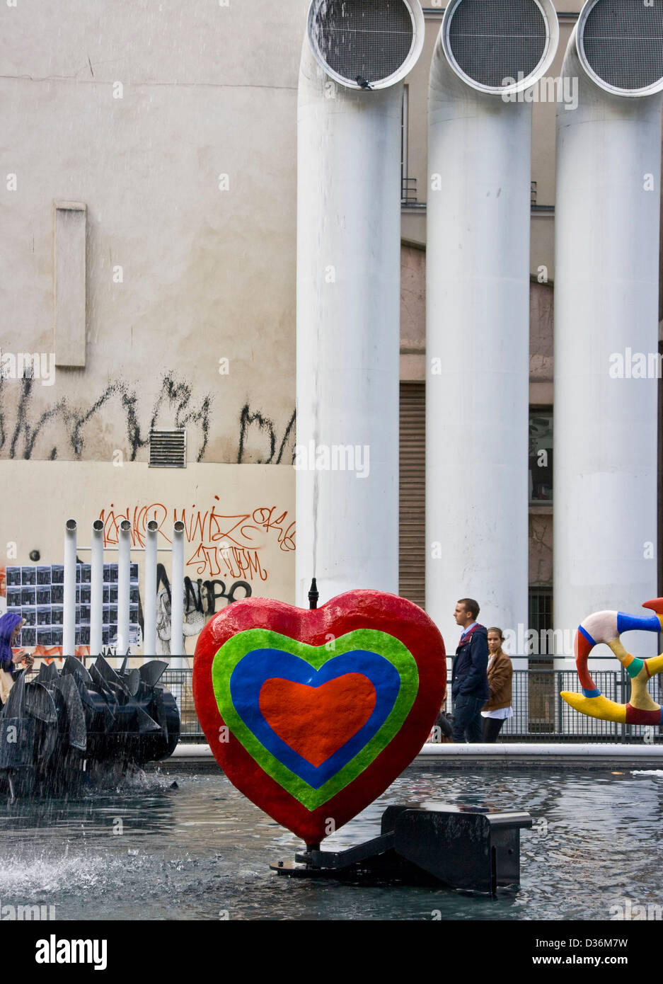 A forma di cuore in scultura la Fontana Stravinsky Place Stravinsky Parigi Francia Europa Foto Stock