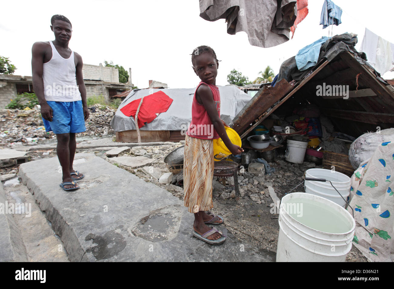 Léogâne, Haiti, rifugiati in rifugi in città Foto Stock