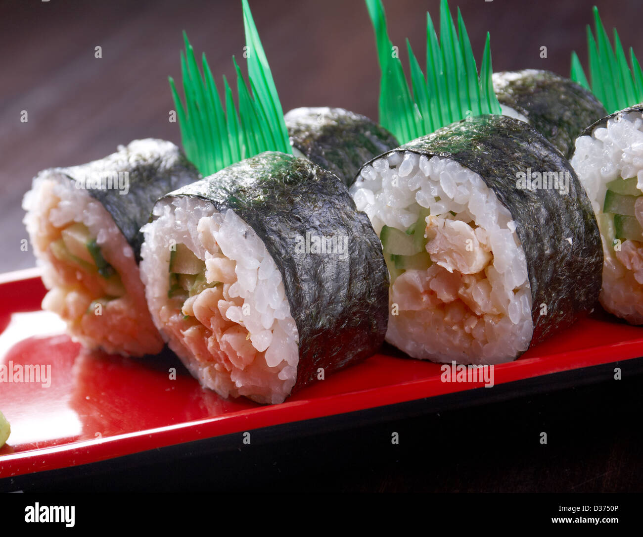 I sushi giapponesi La cucina tradizionale cibo giapponese.Rotolo di pesce affumicato Foto Stock