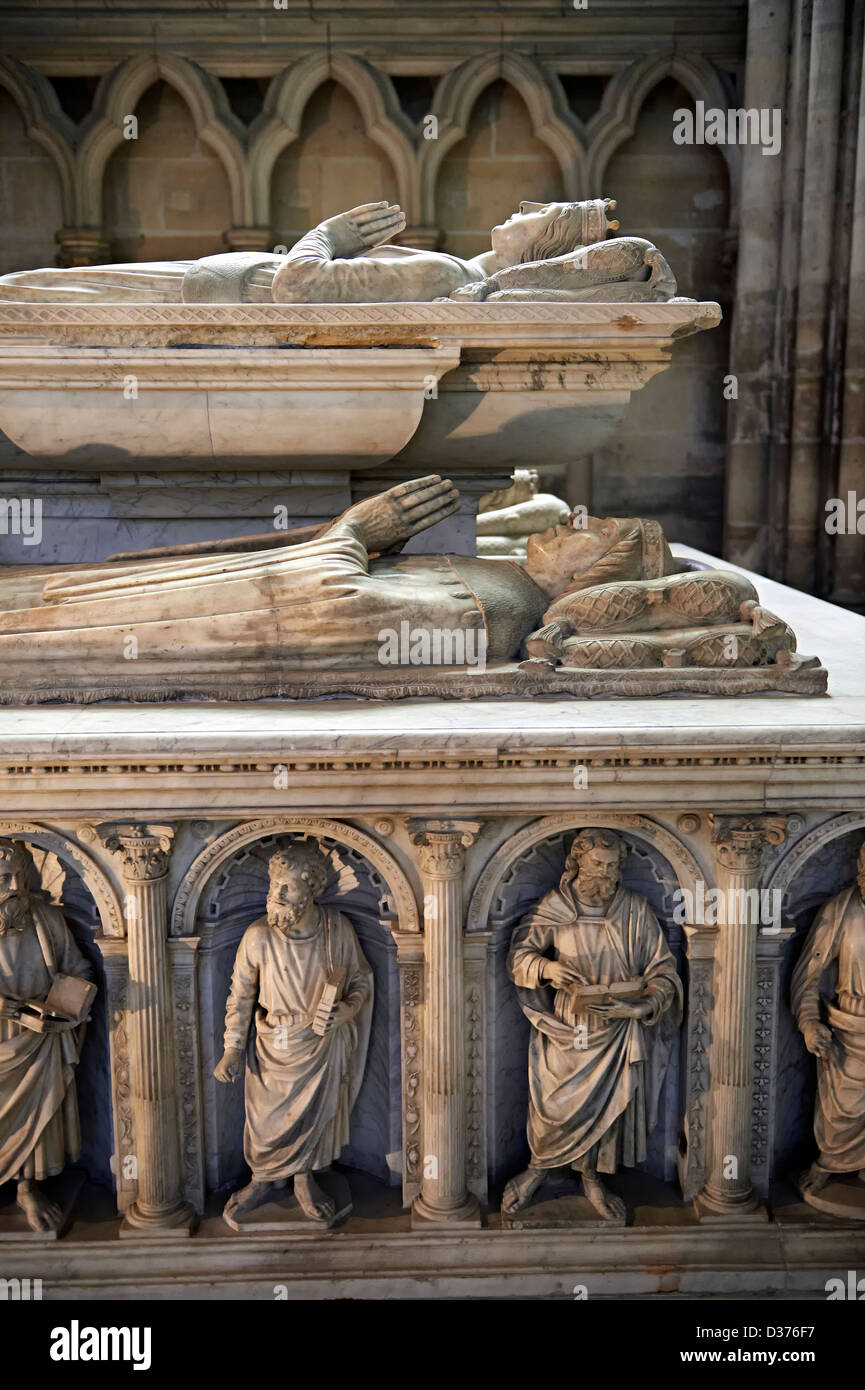 Lo stile rinascimentale Tomba di (top) Valentine Visconti duchesse d"Orleans 1366 - 14 Cattedrale Basilica di Saint Denis, Parigi Francia Foto Stock