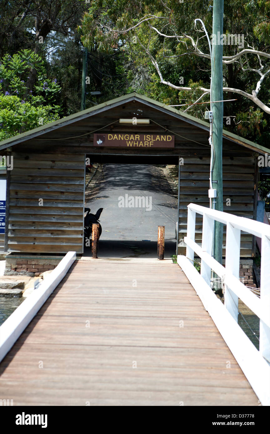 Il molo o pontile sul Dangar isola sono stati si sono consegnati con il traghetto. Nei pressi del Fiume Hawkesbury Bridge. Foto Stock