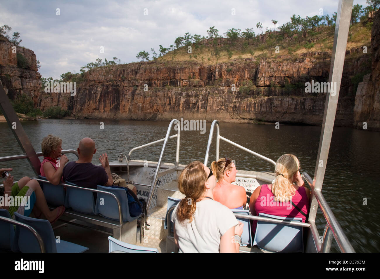 Narrato tour in barca, Nitmiluk (Katherine Gorge) Parco Nazionale, vicino a Katherine, il Territorio del Nord, l'Australia. Foto Stock