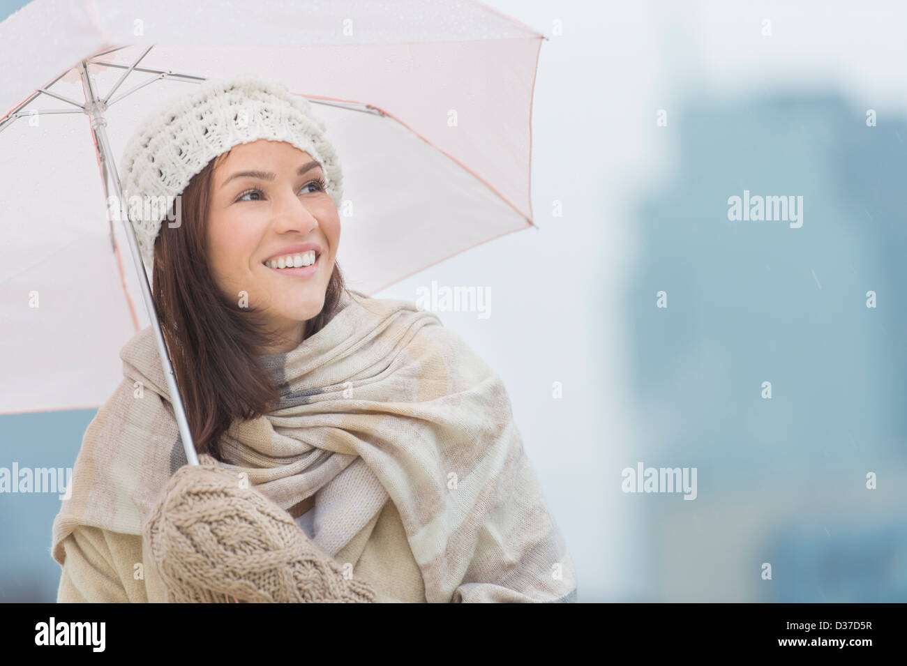 Stati Uniti d'America, New Jersey, Jersey City, ritratto di donna con ombrello Foto Stock