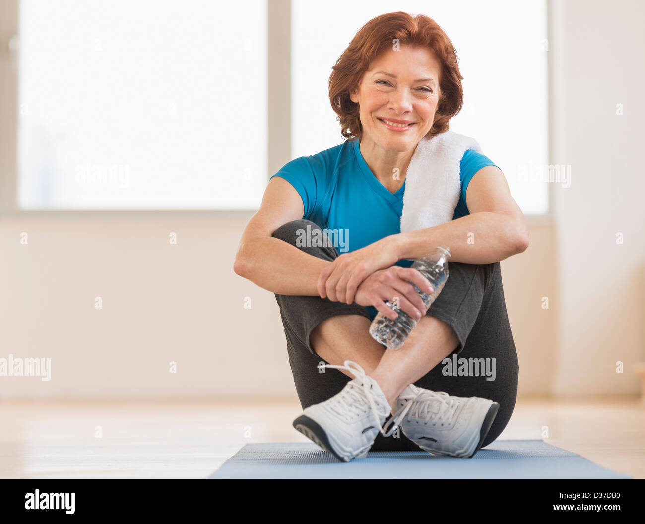 Stati Uniti d'America, New Jersey, Jersey City, ritratto di donna senior in palestra Foto Stock