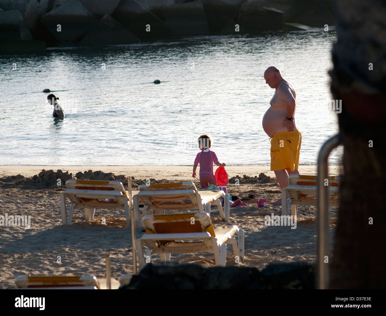 Vacanze relax su una spiaggia di Lanzarote. Foto Stock