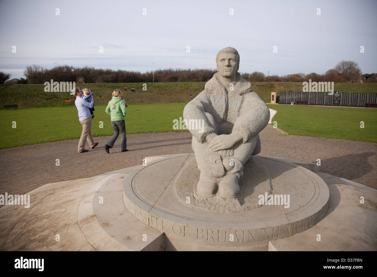 Capel Le Ferne vicino a Folkestone Battle of Britain memorial su le cime della scogliera che si affaccia sul canale in lingua inglese Foto Stock