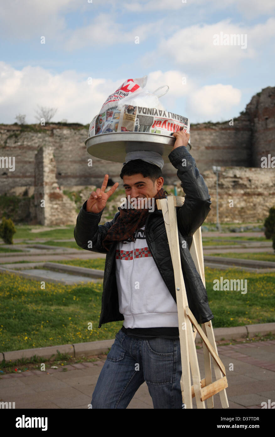 Istanbul, Turchia, Ritratto di una Strassenhaendlers Foto Stock