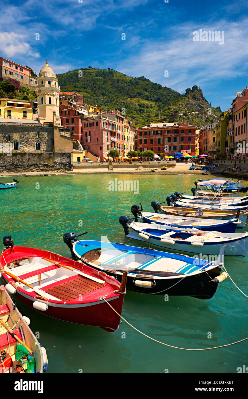 Foto del porto di pesca di Manarola, il Parco Nazionale delle Cinque Terre, Liguria, Italia Foto Stock