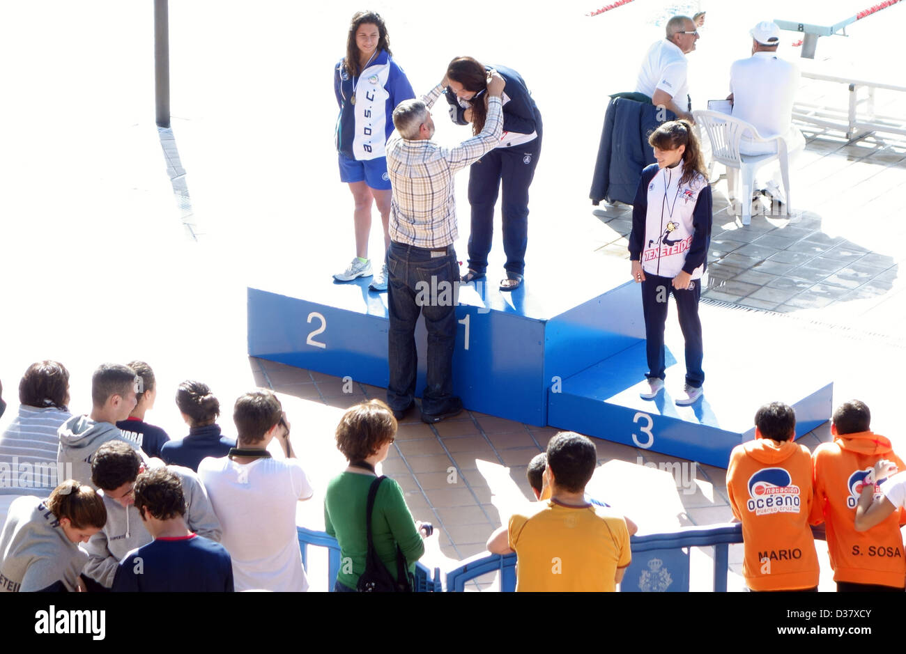 Gala di nuoto in piscina all'aperto a Santa Cruz de Tenerife, Isole Canarie Foto Stock