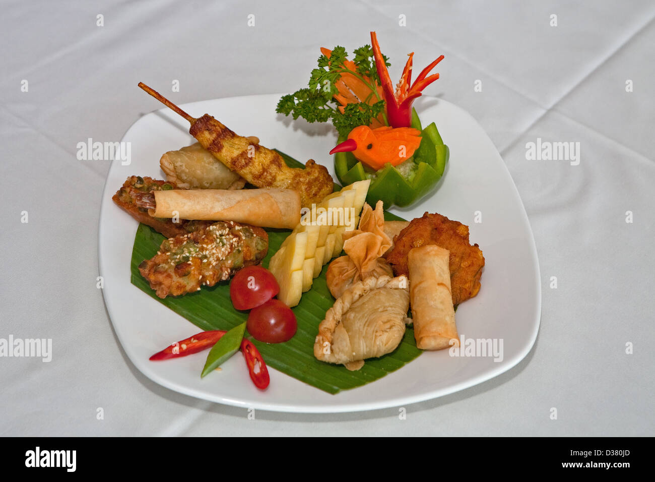 Una selezione di cibo tailandese dalla Tailandese Moom Ristorante in legno Petts Kent Foto Stock