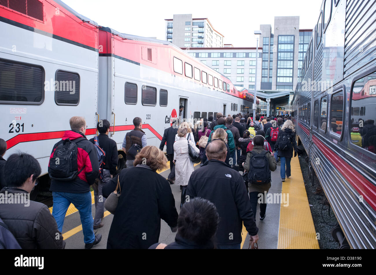 Scena della penisola di CalTrain commuter train il funzionamento. Foto Stock