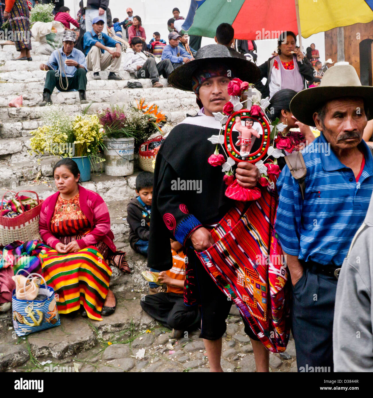 Di etnia Maya persone nel mercato Chichicastenango, Guatemala, America Latina Foto Stock