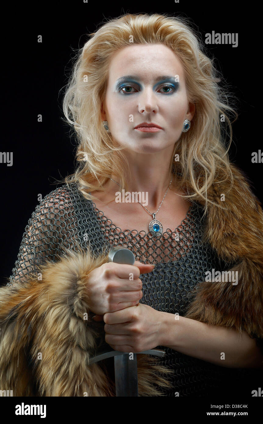 Valkyrie.Viking ragazza con la spada Foto Stock