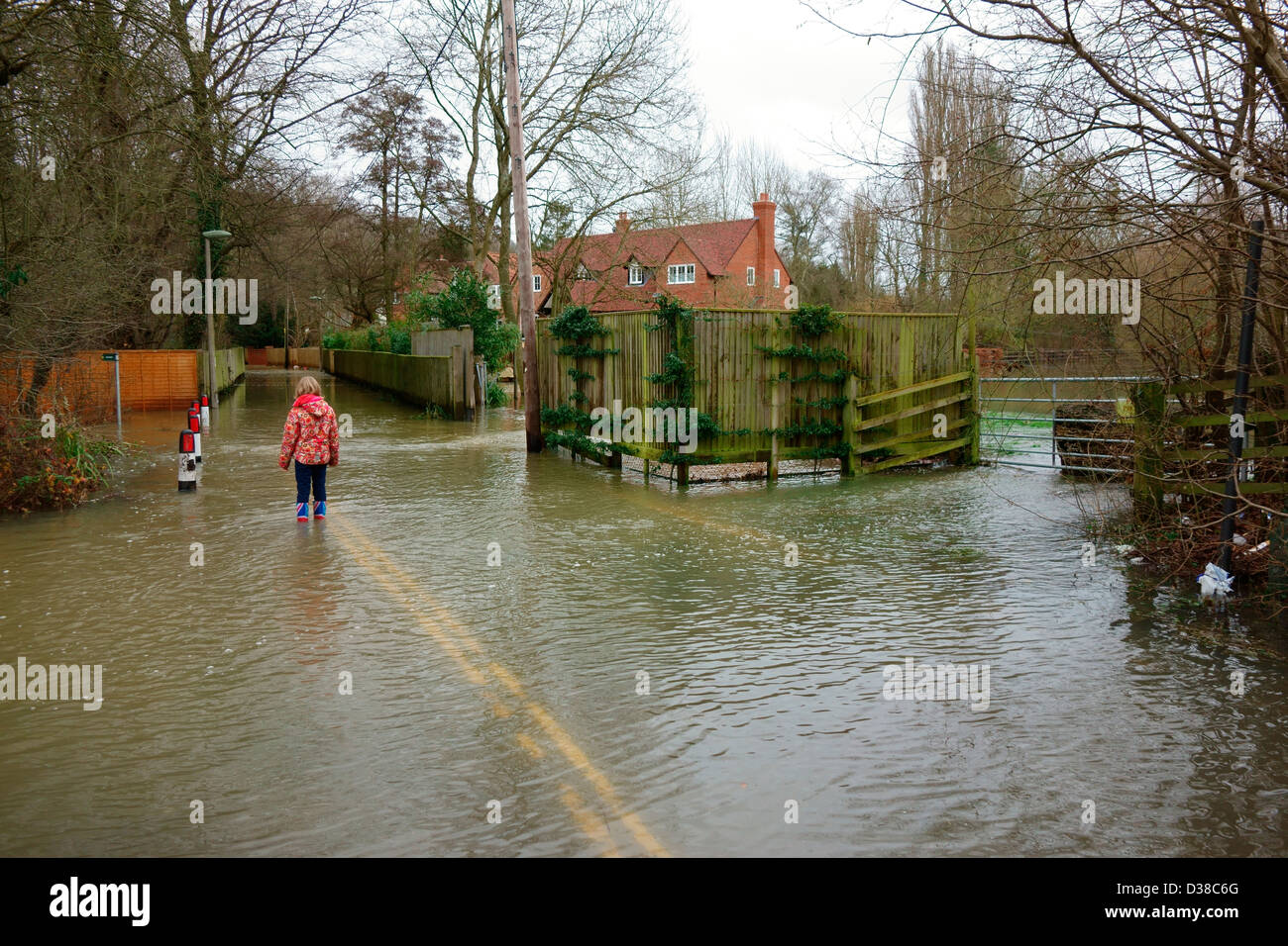 Strade e case inondate in Henley upon Thames Foto Stock
