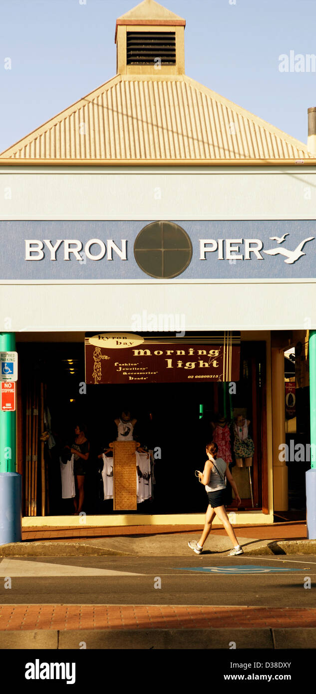 Byron Pier shopping mall ingresso in Byron Bay Foto Stock