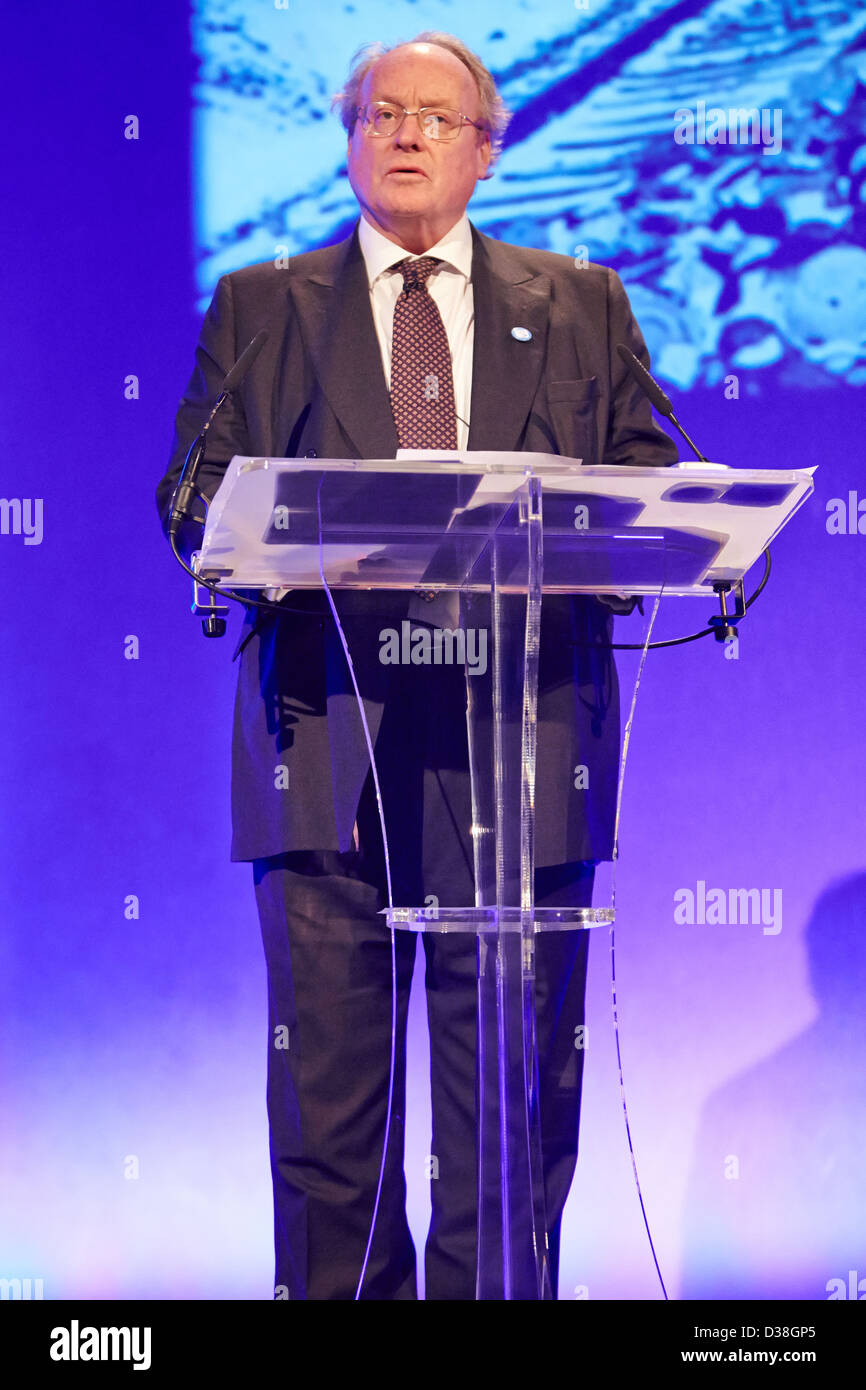 Inviato britannico Sir Andrew Burns (nella foto) parla al Holocaust Memorial Day 2013 UK Commemorazione evento tenutosi a Londra Foto Stock