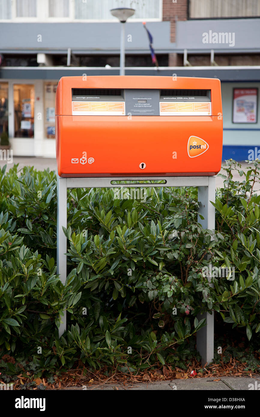 Postbox pubblica/cassetta postale olandese, di servizio postale PostNL Foto Stock