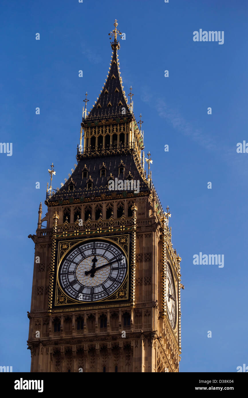 In prossimità della superficie dell'orologio sul famoso punto di riferimento di clock tower noto come Big Ben di Londra, Foto Stock