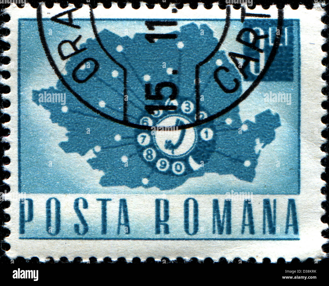 ROMANIA - circa 1967: un timbro stampato in Romania mostra una linea telefonica e la Mappa di Romania, circa 1967 Foto Stock