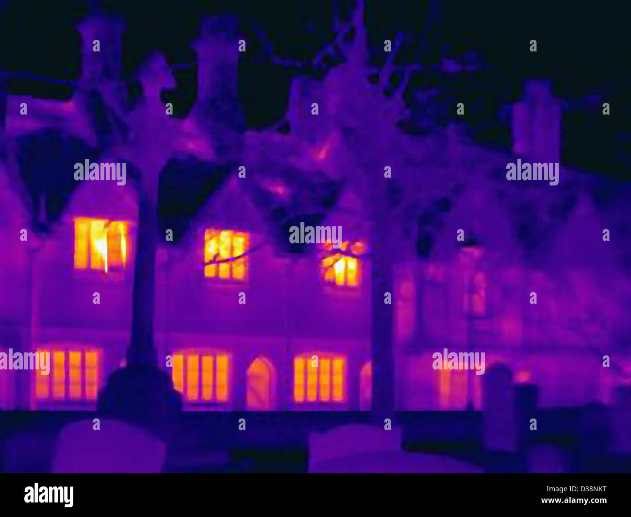 Immagine termica di case sulla strada di città Foto Stock