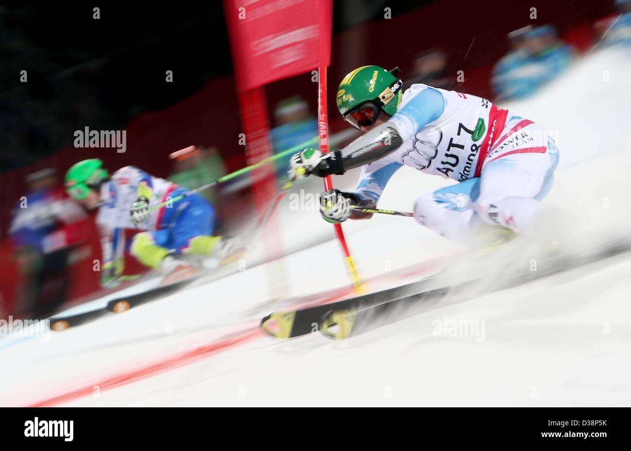 12.02.2013, Schladming, Austria. La concorrenza della squadra di Schladming Austria FIS Campionati del Mondo Sci Alpino 2013 Nazione evento di team foto mostra Philipp AUT e Zerak SLO Ski Coppa del Mondo di Sci Alpino Foto Stock