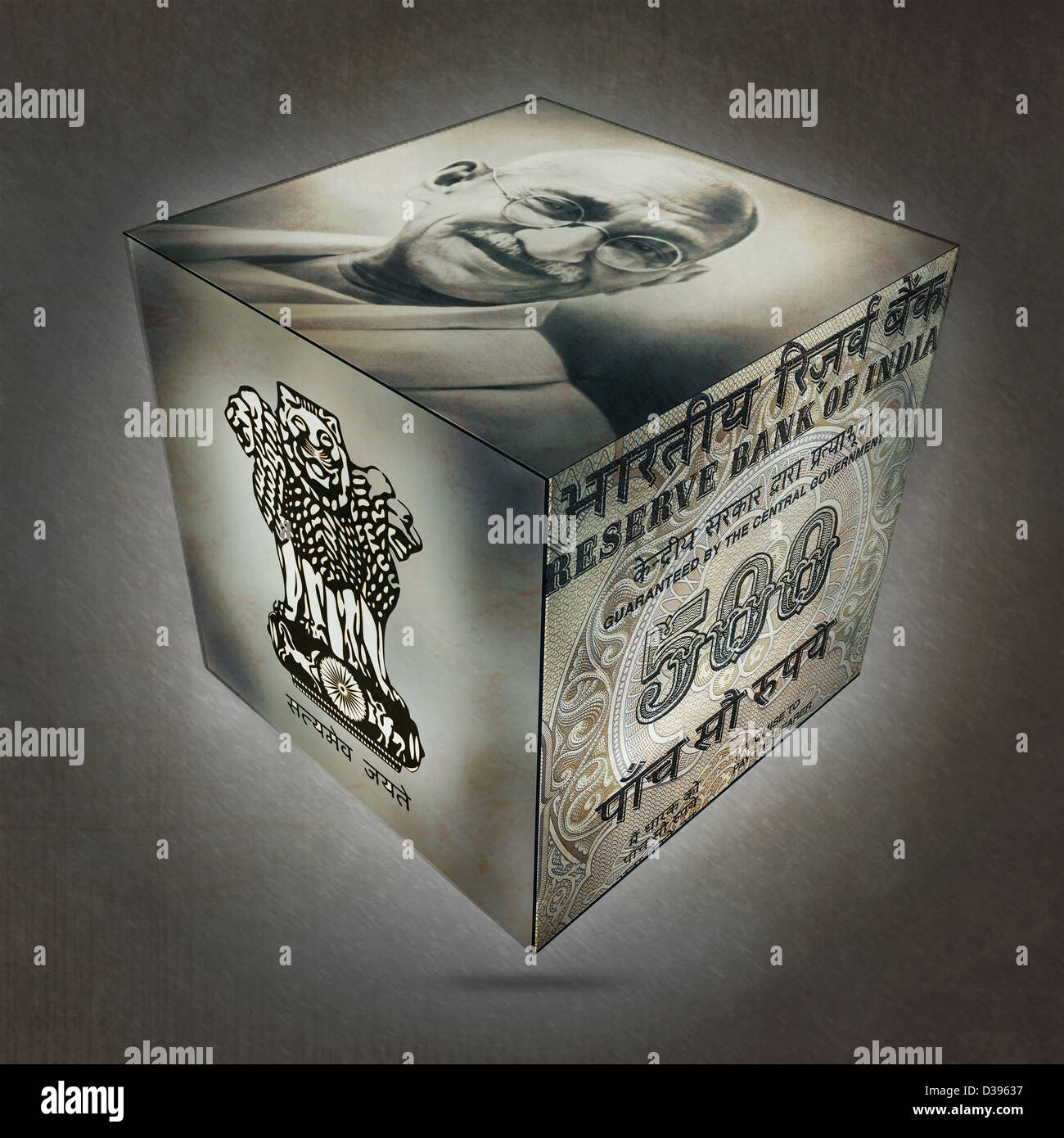 Tre lati del cubo con il Mahatma Gandhi, emblema e cinquecento Rupee nota Foto Stock
