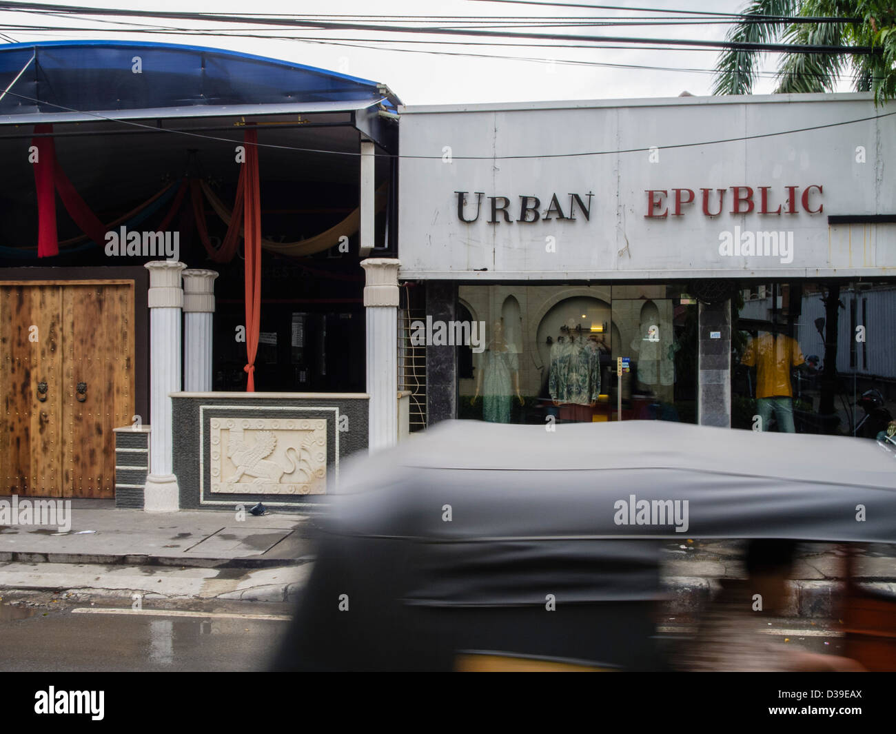 Kemang è una rapida modernizzazione del quartiere di Jakarta con un sacco di espatriati. Foto Stock