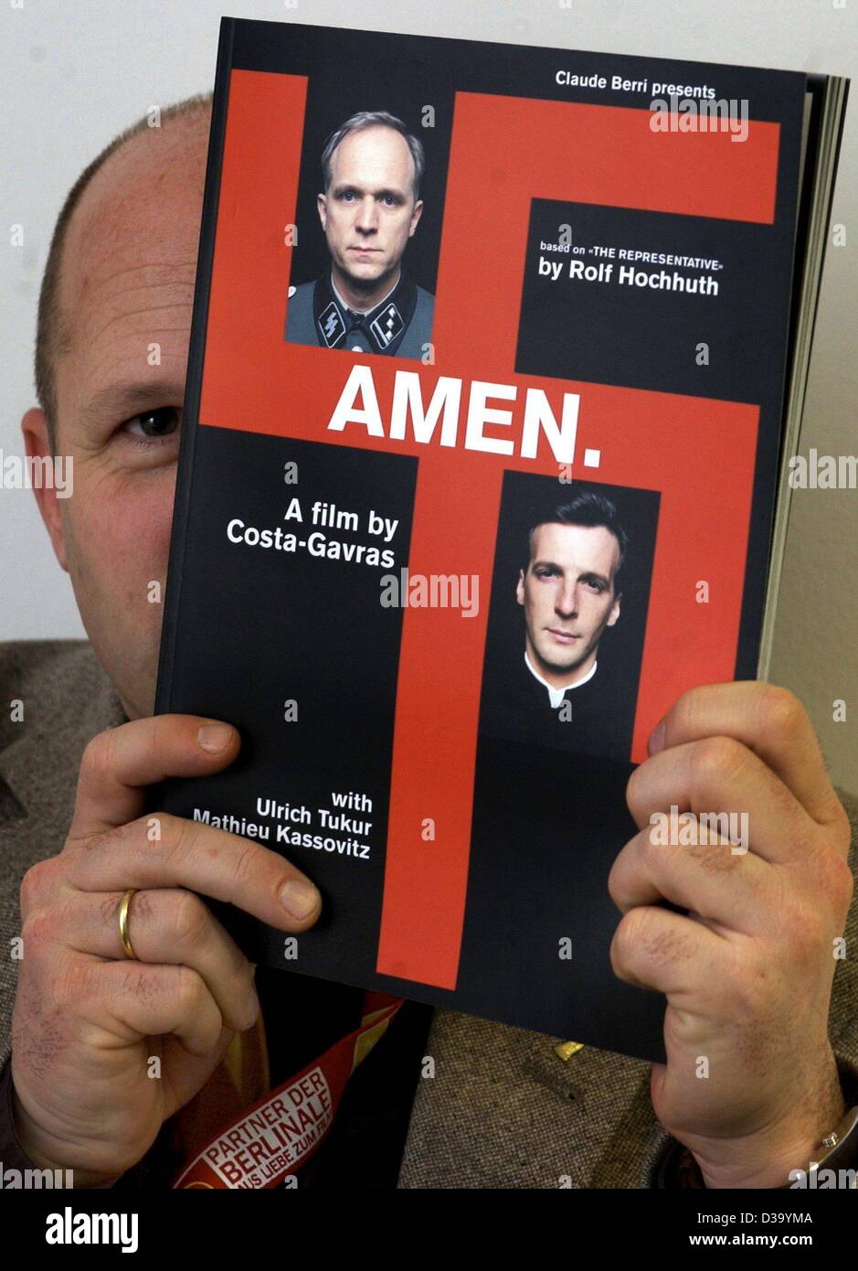 Berlinale: il poster per la "Amen", il nuovo film di Constantin Costa-Gavras, ha causato una polemica al 52. Foto Stock