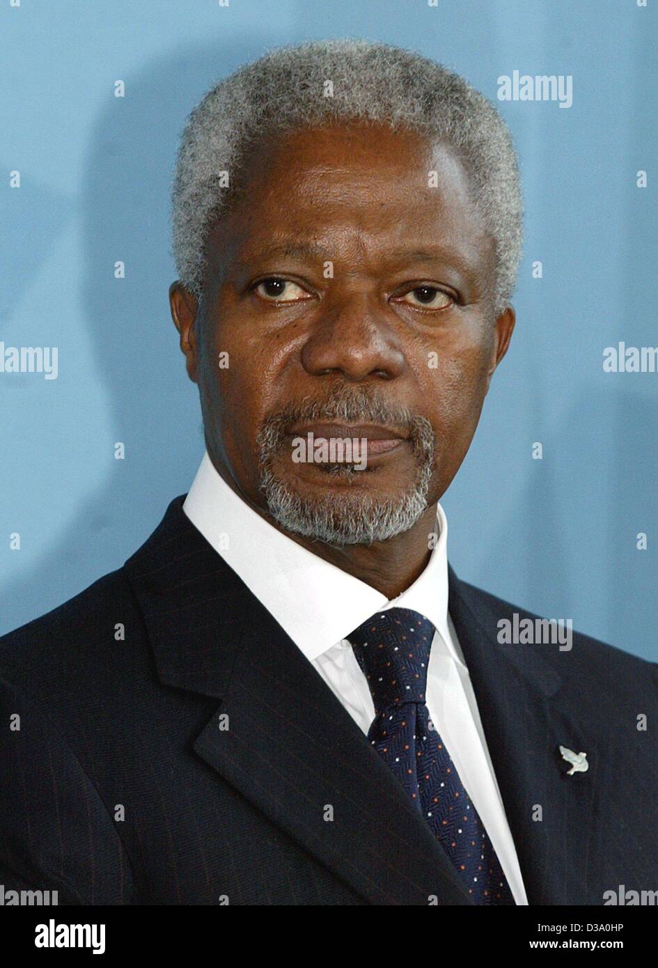 (Dpa) - Kofi Annan Segretario Generale delle Nazioni Unite, in occasione di una conferenza stampa presso la sede del Cancelliere tedesco a Berlino, 28 febbraio 2002. Il politico è stato su una visita di tre giorni in Germania e si è incontrato con il Cancelliere tedesco Schroeder. Foto Stock