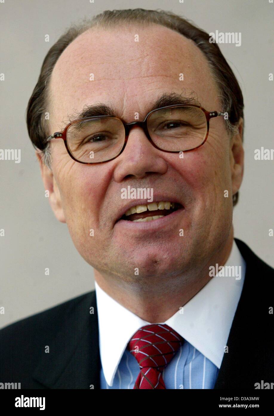 (Dpa) - Werner Baumann, nominato di recente ambasciatore svizzero in Germania, raffigurato in Berlino, 9 luglio 2002. Foto Stock