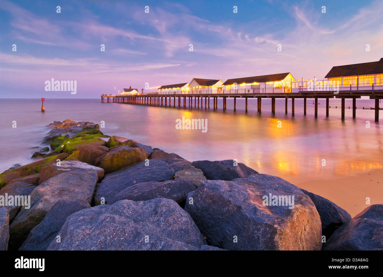 Southwold pier al tramonto, Southwold, Suffolk, East Anglia, Inghilterra, GB, Regno Unito e Unione europea, Europa Foto Stock